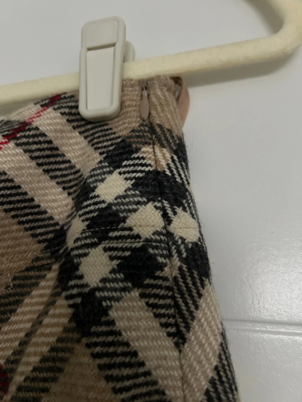 Burberry Beige Plaid A-Line Skirt with Black and Red Accents - Picture 4 of 6